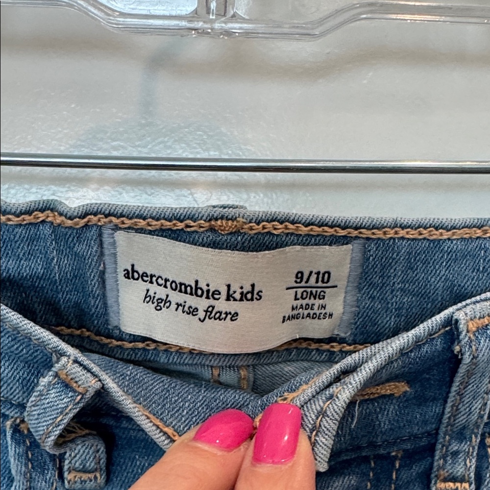 Abercrombie Kids Light Blue Embroidered Jeans - Picture 2 of 8